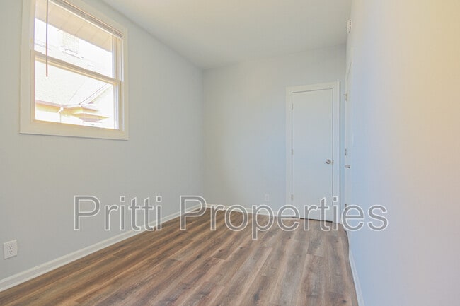 Photo - 7432 S Maryland Ave