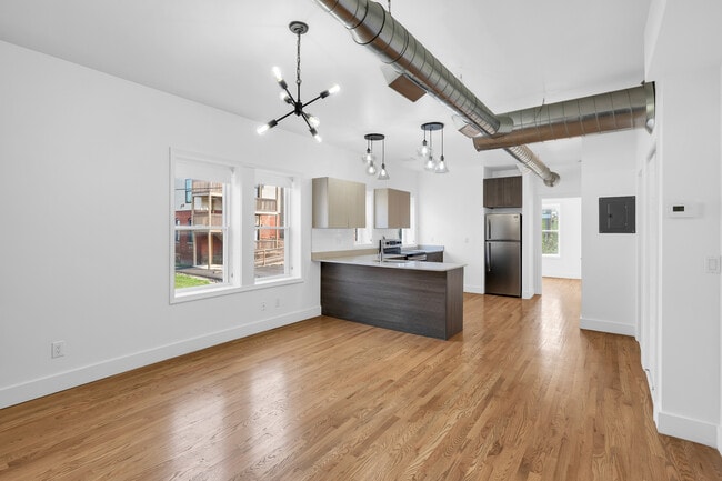 Renov. 2 Bed - Corktown Ash Apartments