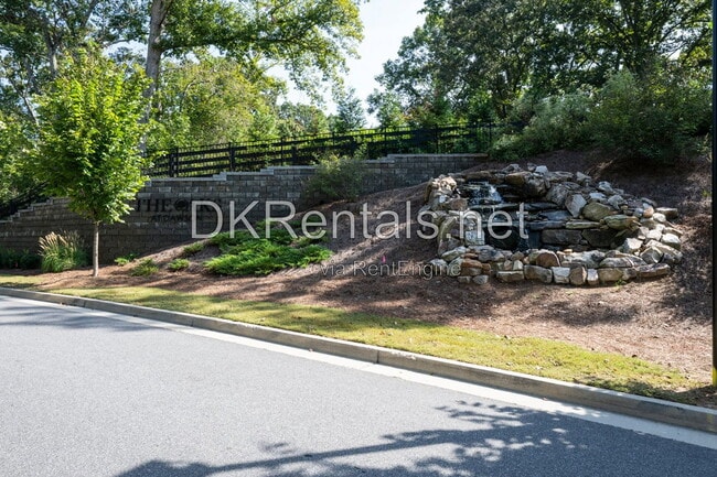 327 Vly Oak Dr