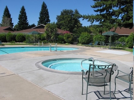 Piscina - Chico Villa East Apartments