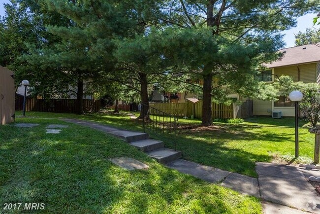Building Photo - 5735 Nordeen Oak Ct Rental