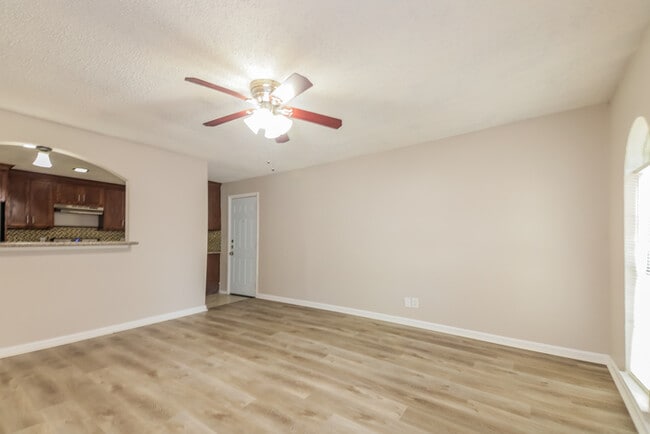 Photo - 6205 Magnolia Ln