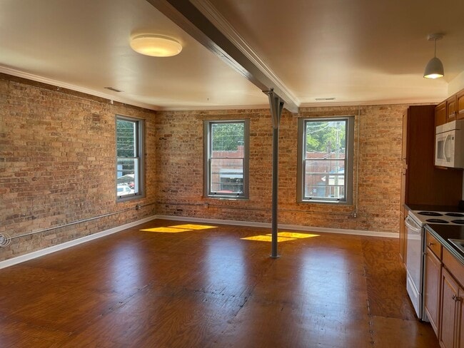 1416 - 1416 Apartment Unit 121 A S. MAIN ST