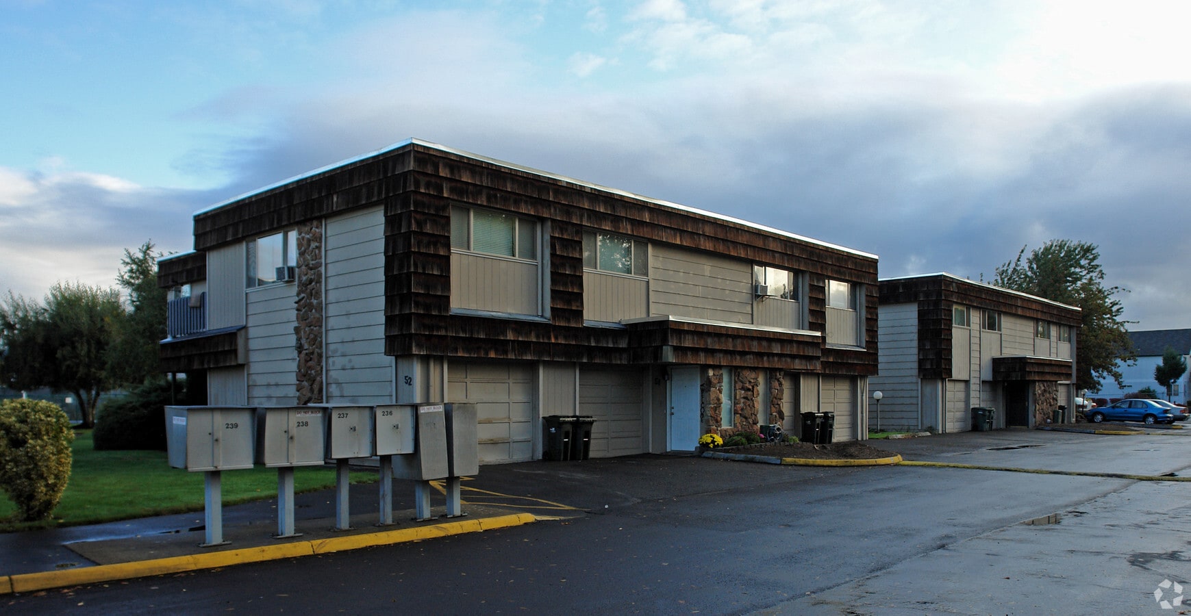 Driftwood Village - Driftwood Village Apartments