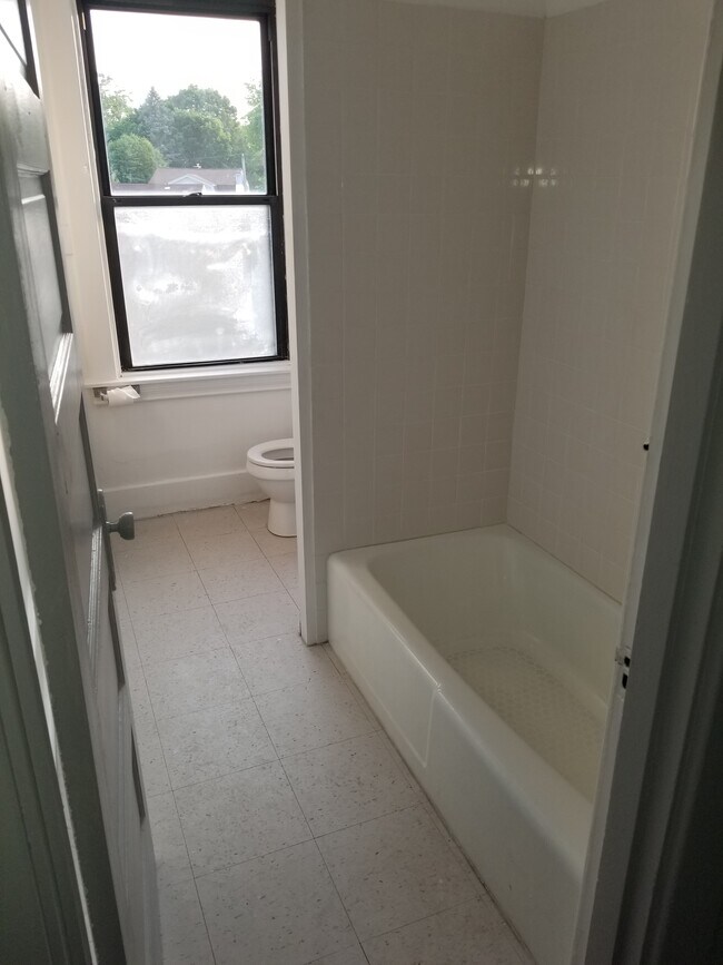 Bathroom - 2411 Mount Troy Rd Unit 2411 Mt. Troy Road, 2nd F