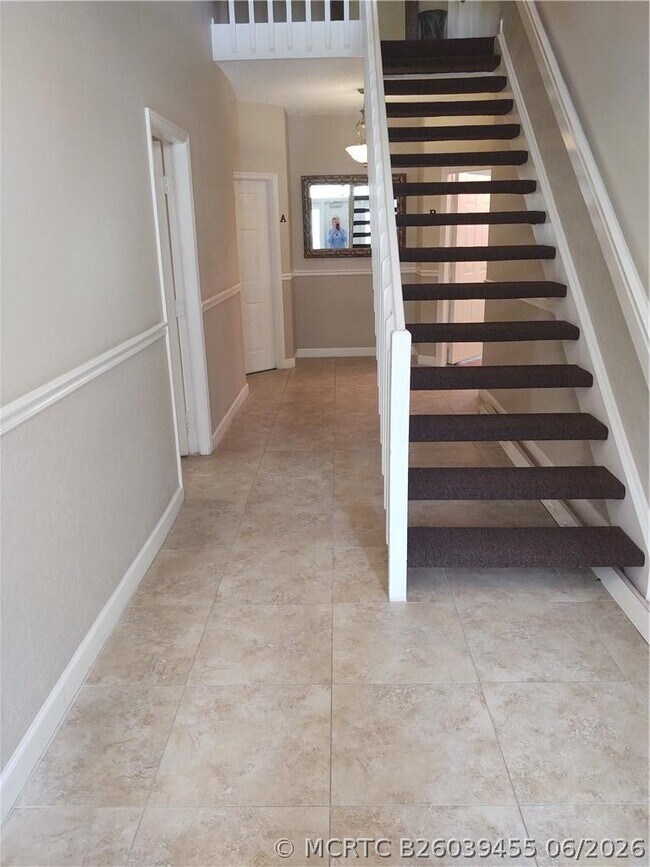 5801 Coach House Cir Unit B