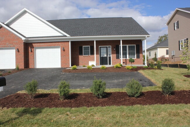 Building Photo - Duplex for Rent in TA school District