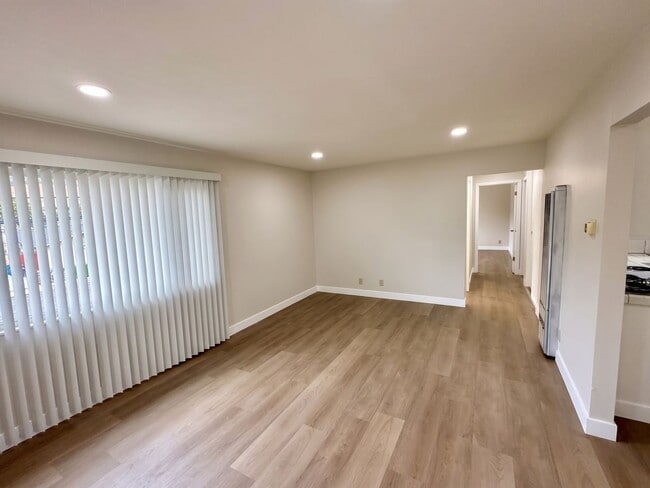 Building Photo - 29885 Vanderbilt St Unit Apt 3