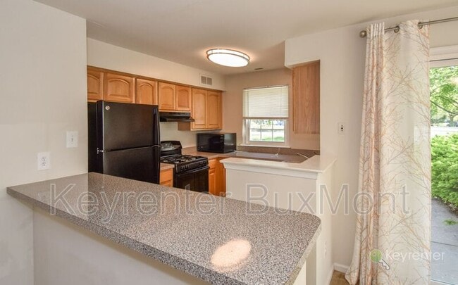 Photo - 653A Rose Hollow Dr