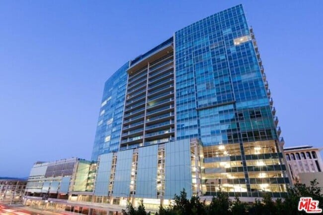 Building Photo - 3785 Wilshire Blvd Unit 1508 Rental