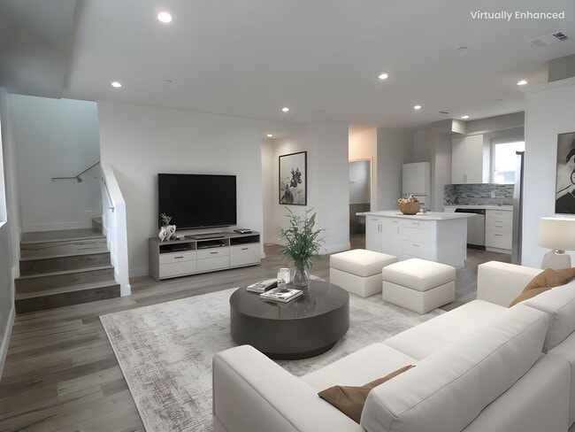 Building Photo - 1626 S La Brea Ave Unit 1625.5 La Brea Rental