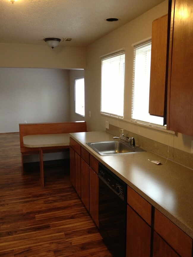 Photo - 4224-4224 N Commercial Ave Unit 4222