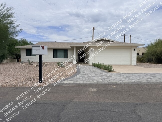 Building Photo - 1704 E Pickrell Dr