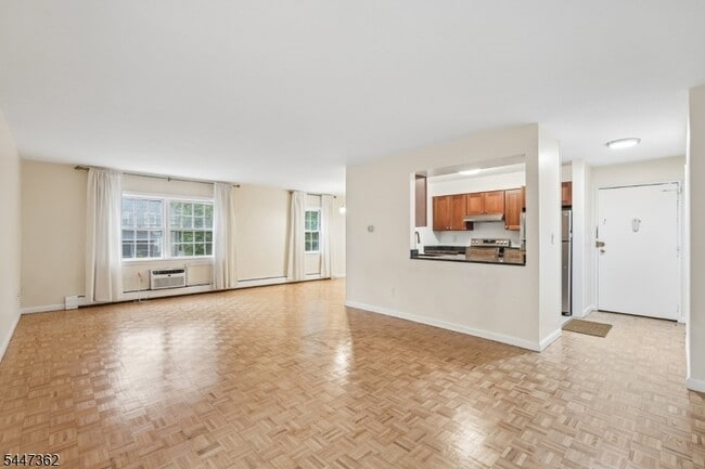 135 S Maple Ave