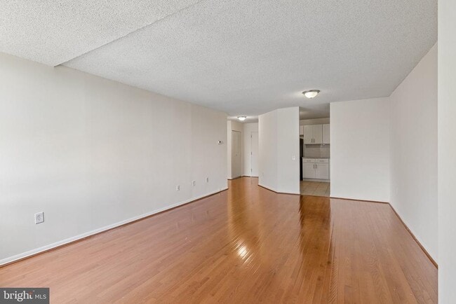 Building Photo - 241 S 6th St Unit 1206C