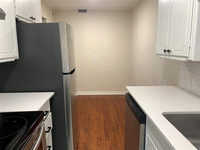 Photo - 2419 N Harvey Ave Unidad 4