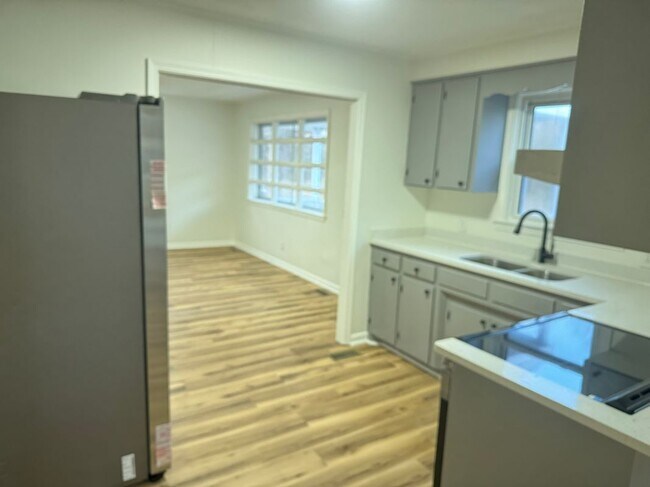 Photo - 261 oak circle