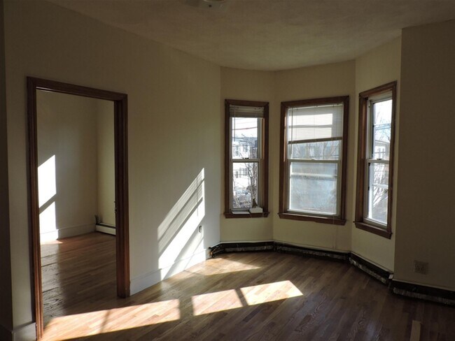 Photo - 15 Concord Ave Unit 3