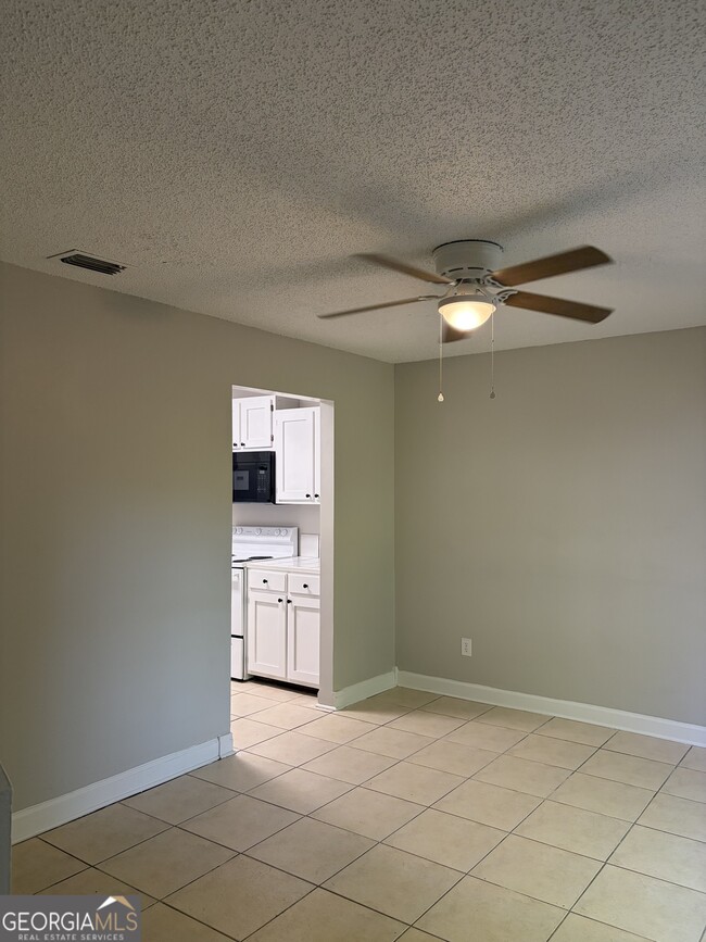 Photo - 724 Morningside Ln