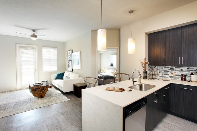 Building Photo - Legacy Naples Rental