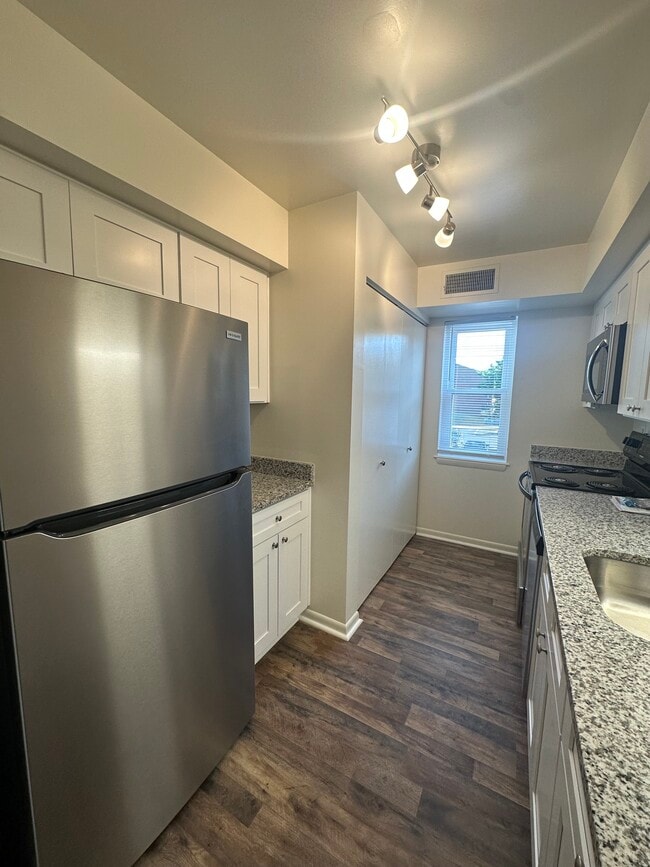 Photo - Foxcroft Village Apartments