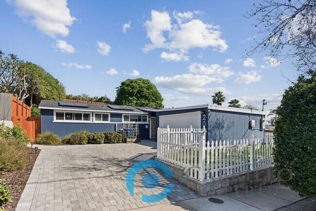 Building Photo - 2047 Finch Ln