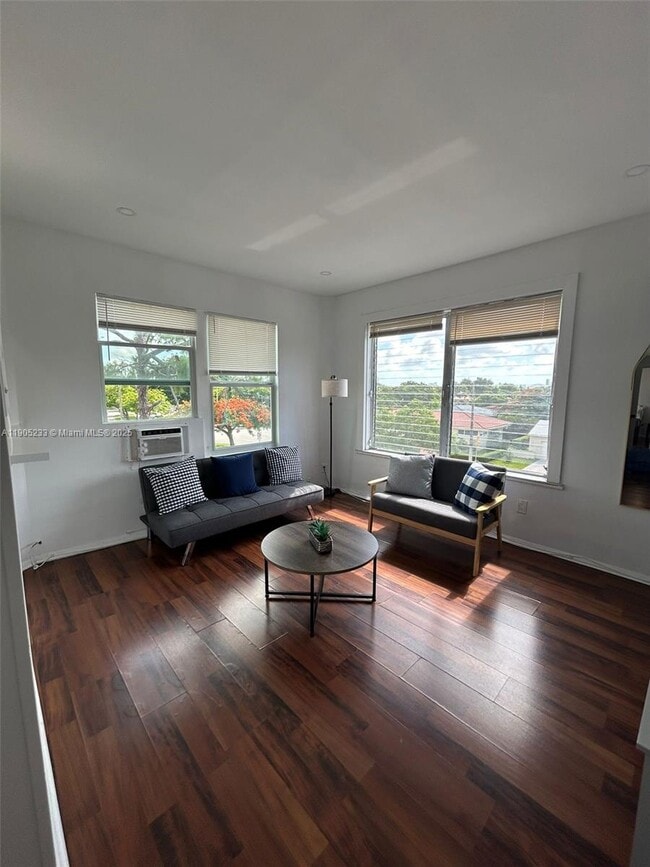 Building Photo - 444 Ponce de Leon Unit 9