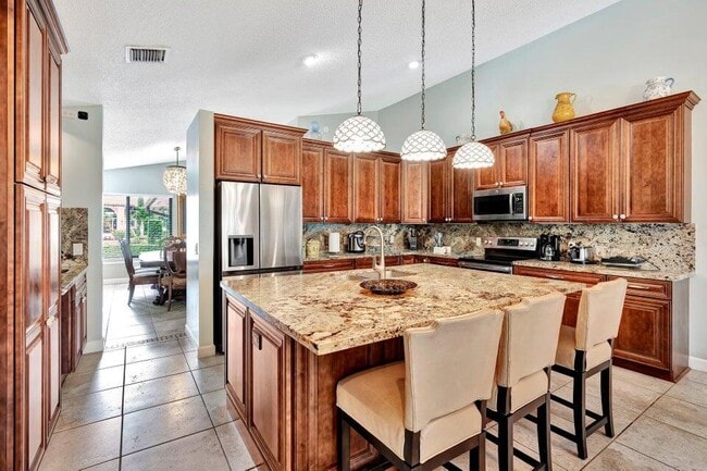 Photo - 168 Thornton Dr