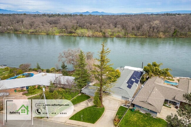 Building Photo - 3317 Riverside Dr Rental