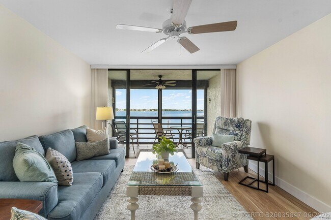 1950 SW Palm City Rd Unit 14203