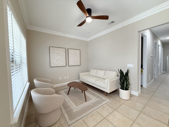 Building Photo - The Palms Condominiums