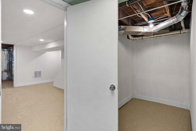 Building Photo - 1701 Sycamore St Rental
