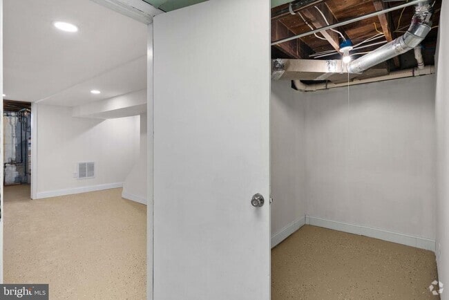 Building Photo - 1701 Sycamore St Rental