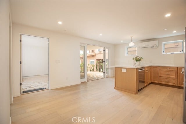 Photo - 281 Grandview St