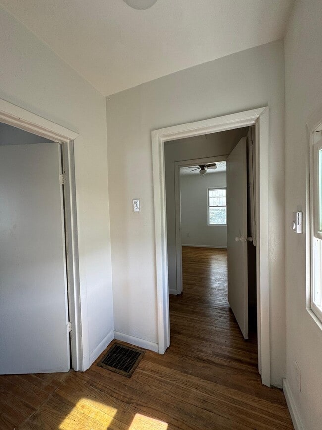 807 Hazlett Ave