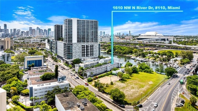 Building Photo - 1610 NW N River Dr Unit 110