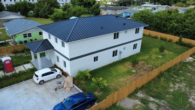 Photo - 722 NW 6th Ct