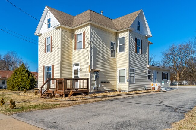 Photo - 433 West Grand Street