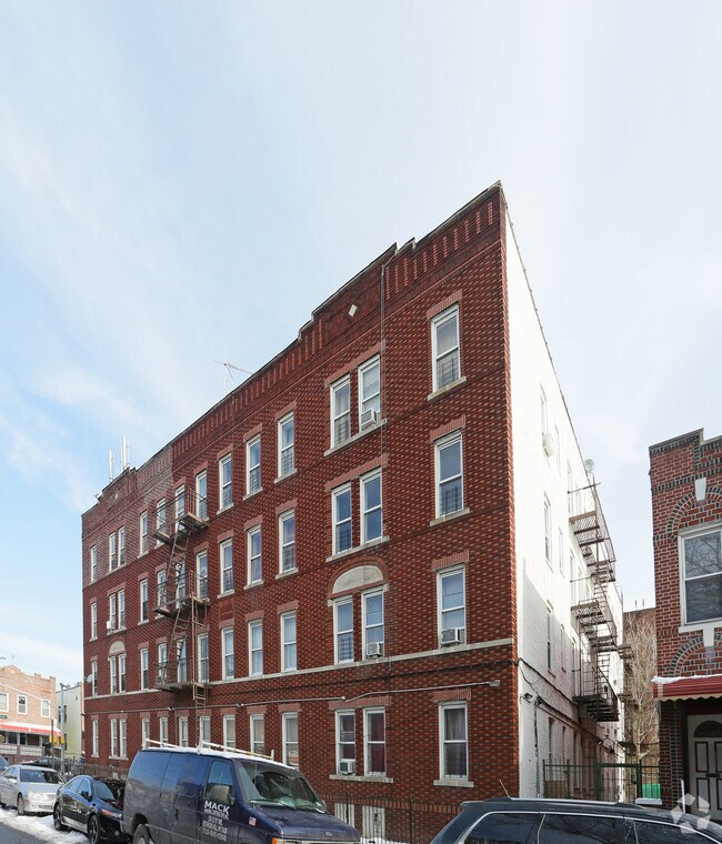 Photo - Winthrop Court