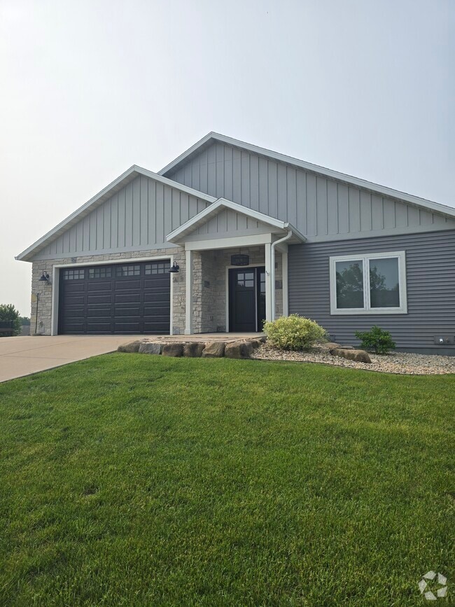 Building Photo - 223 Westmorland Dr Unit 223 Rental