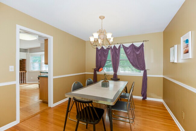 Photo - 129 E Bridlespur Dr