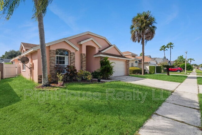 Photo - 2732 Cahill Way