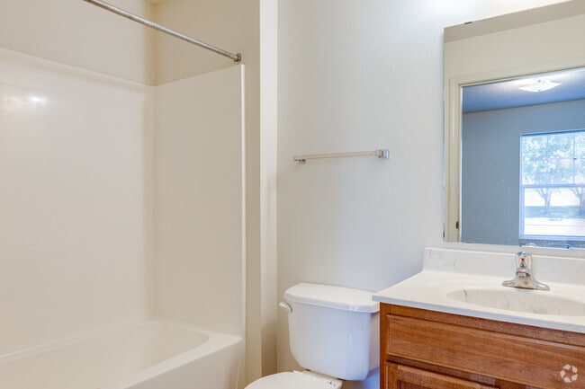 Sibley Cove - 3BD-2BA - Bathroom 1