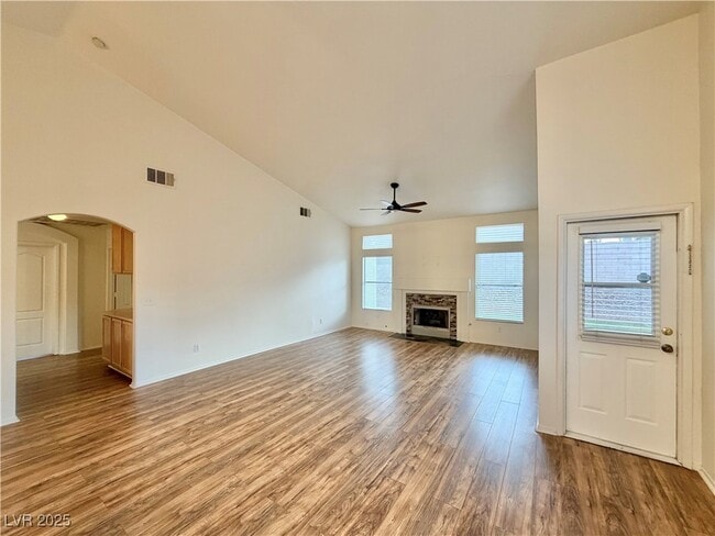 Photo - 1725 Navarre Ln