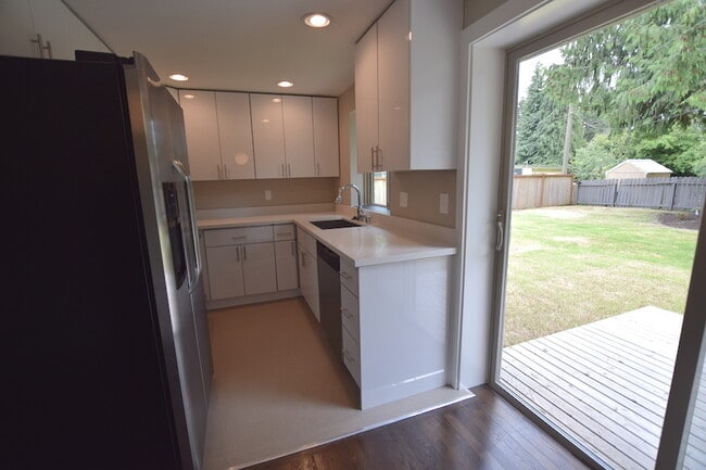 Photo - Modern 3 bed/1.75 bath in GREAT Shoreline location!!! AVAILABLE August 1st,2024