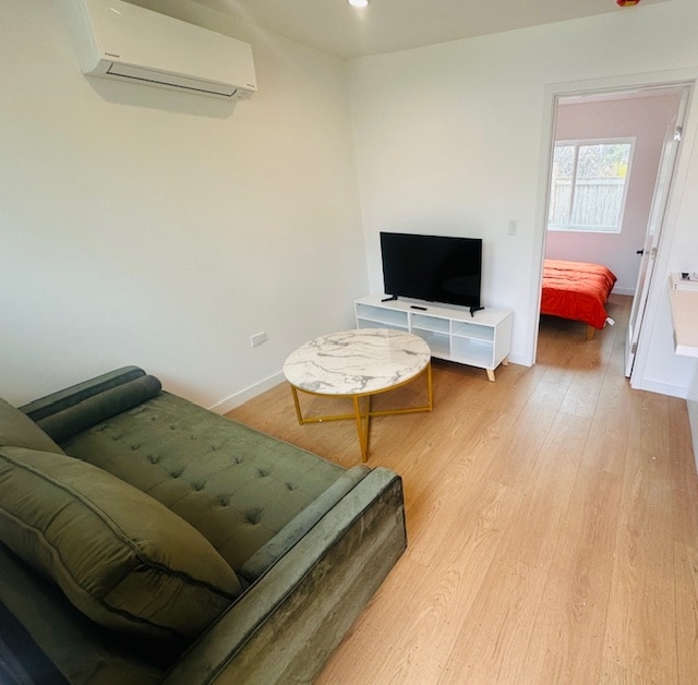Photo - 4340 W 60th St (Los Angeles, CA)