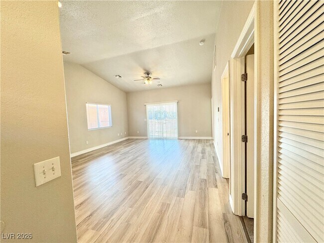 Photo - 1930 E Ambush St