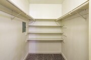 1BR, 1BA 605SF