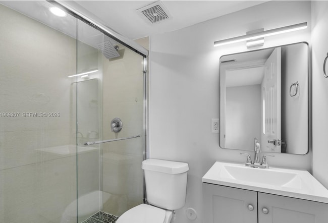Photo - 560 NE 63rd St Unidad 3