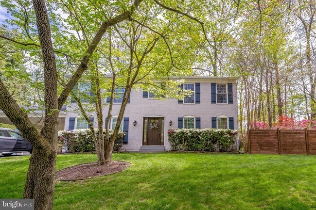 Photo - 2235 Abbotsford Dr